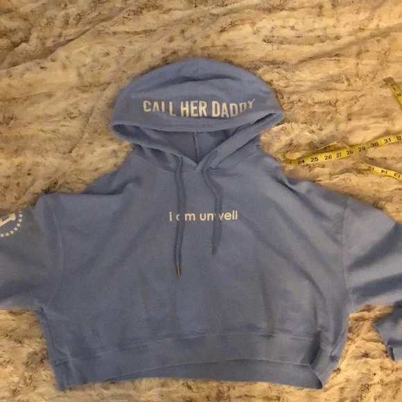 CALL HER DADDY- I AM UNWELL CROPPED HOODIE - Picture 5 of 7